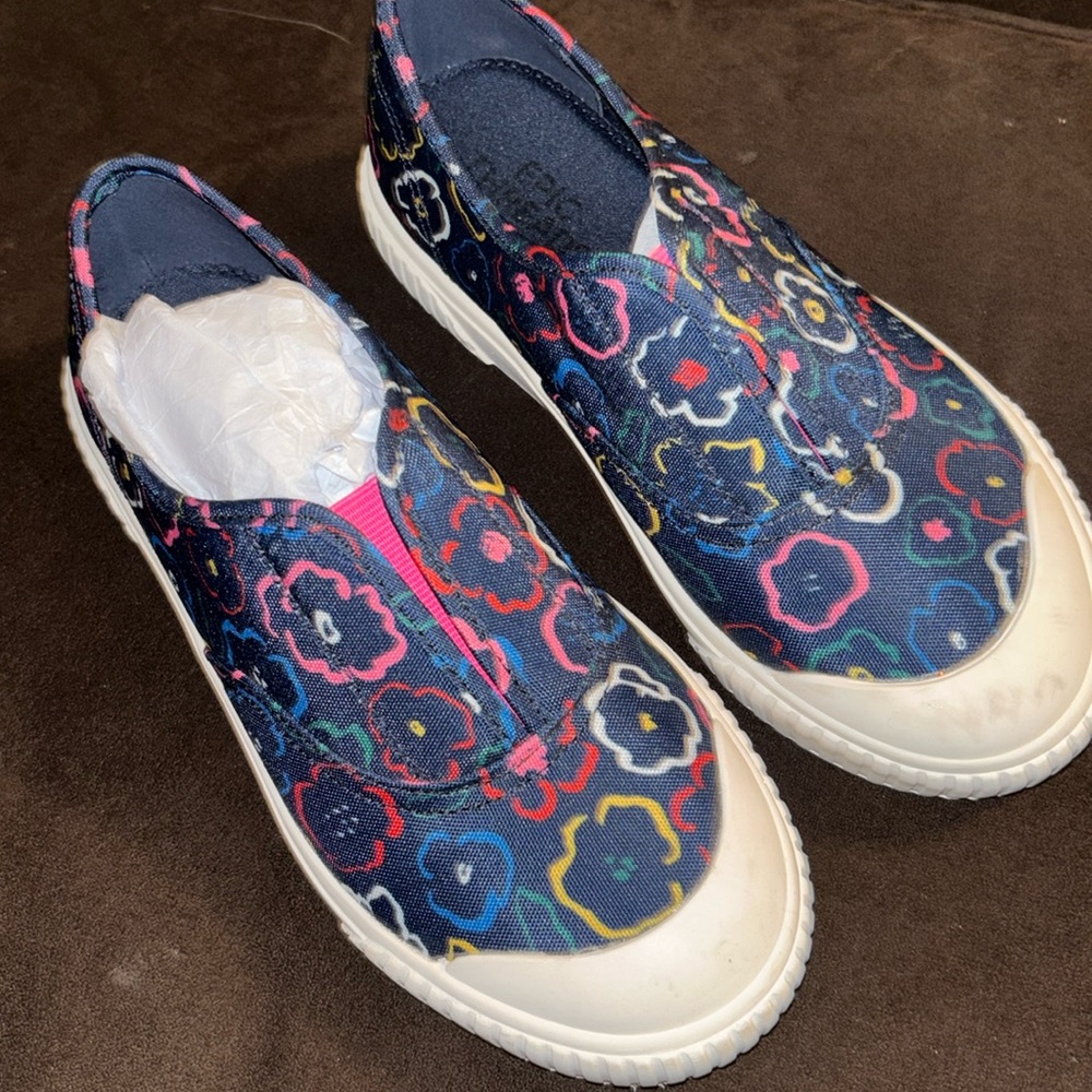 Epic Threads Parker girls slip on sneaker New!